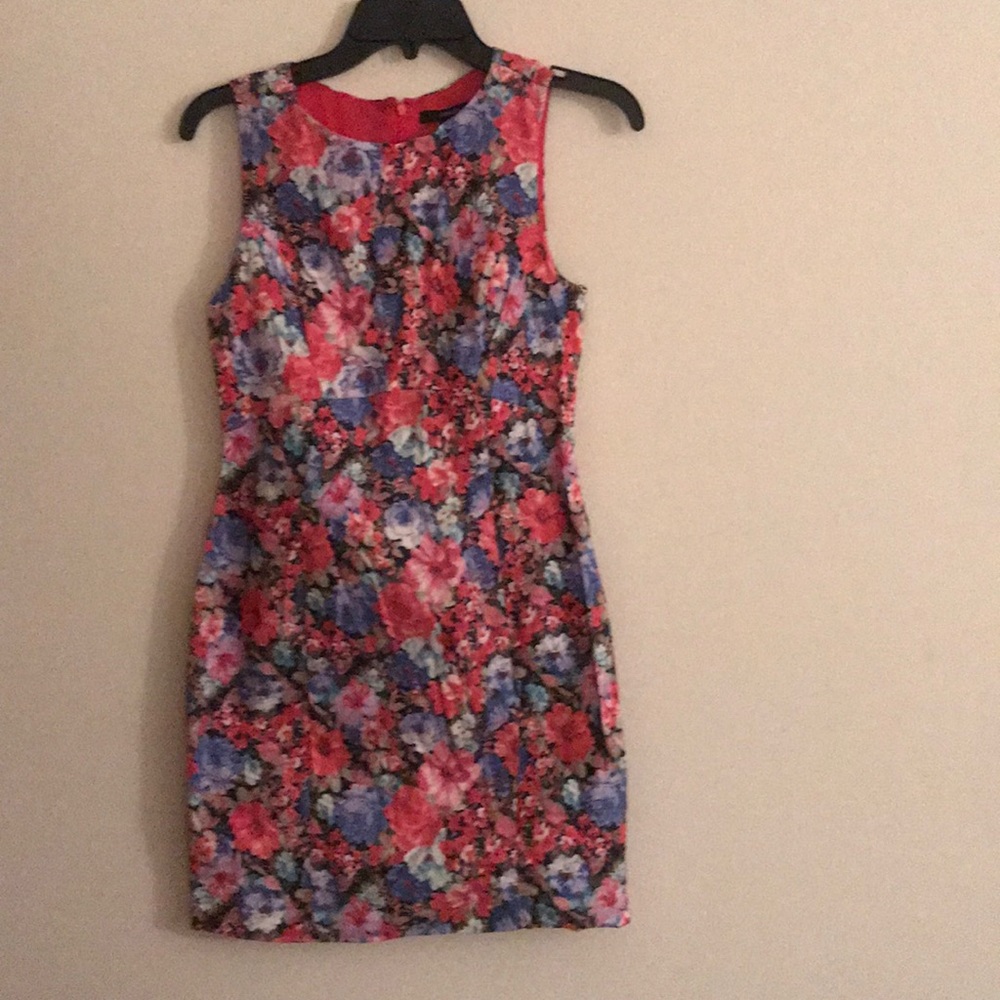 Flowers are a girl’s best friend 🌺🌸